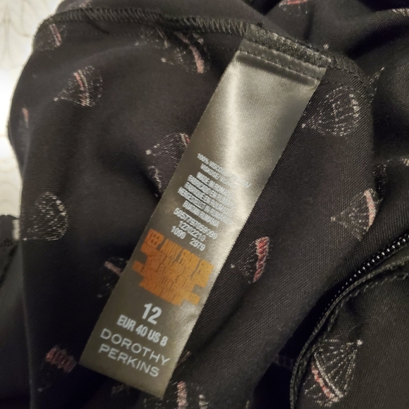 Ladies black tea dress with ballons - Picture 7 of 7